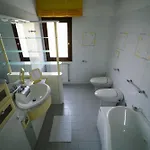 Delle - Con Piscina Villa