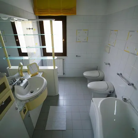 Delle - Con Piscina Villa